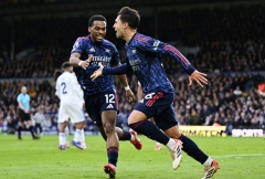 Trực tiếp Leeds 0-2 Arsenal: Bàn thắng từ phạt góc