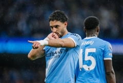 Đánh bại Crystal Palace, Man City ép sát Arsenal trong cuộc đua vô địch
