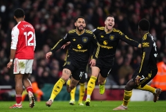 Vòng 23 Ngoại Hạng Anh: MU quật ngã Arsenal, Liverpool trượt dài