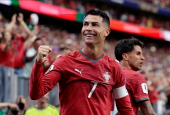XÁC NHẬN: Bồ Đào Nha bổ nhiễm HLV vĩ đại dẫn dắt Ronaldo