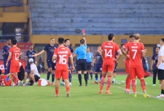 Trực tiếp Viettel 0-0 CAHN: Thẻ đỏ trực tiếp