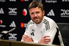 Carrick phá im lặng, MU 'hất văng' Villa khỏi top 3?