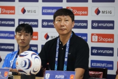Kim Sang Sik thừa nhận 1 điều khi Pakistan suýt khiến Việt Nam ôm hận
