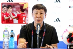HLV Kim Sang Sik: 'Giới hạn của Đình Bắc là bầu trời'