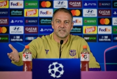 Barca toàn thắng 10 trận, Hansi Flick vẫn chê thẳng một chuyện