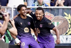 CHÍNH THỨC: Barca cân bằng kỷ lục 60 năm của Real, châu Âu chấn động