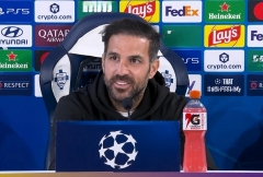 HLV Fabregas: 'Tôi xin lỗi vì bảo Como ngừng chạy khi dẫn MU 4 bàn'