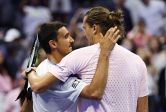 Zverev sống sót sau gần 5 giờ trước đồng hương Sinner, tránh cú sốc lịch sử US Open