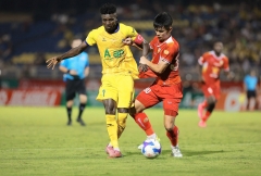 Trực tiếp Hà Tĩnh 0-1 SLNA: Khai thông bế tắc