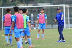 Gọi gấp sao Việt kiều, HLV Nhật Bản loại 12 cầu thủ khỏi tuyển Việt Nam