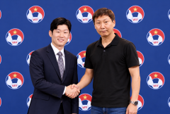 CĐV ĐNÁ dậy sóng khi rộ tin Park Ji Sung làm HLV của ĐT Việt Nam