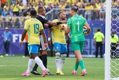 Hé lộ màn khẩu chiến giữa Neymar và thủ môn Na Uy trước quả penalty