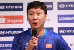 HLV Kim Sang-sik tuyên bố cứng trước trận gặp ĐT Singapore tại AFF Cup
