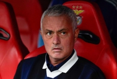 Mourinho gây sốt khi theo dõi trận Real Madrid từ nơi khó tin