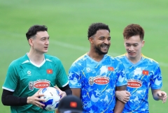 ĐT Việt Nam có 11 cầu thủ cao trên 1m8, sẵn sàng đấu Malaysia