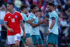 ĐT Bồ Đào Nha khởi động World Cup bằng chiến thắng đầy sóng gió
