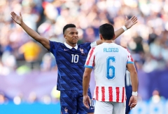 Mbappe tỏa sáng, Pháp nhọc nhằn vào tứ kết World Cup