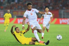 NÓNG: Trọng tài Nhật Bản có thể hoãn trận Việt Nam vs Malaysia vì mưa, sét