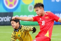CĐV ĐNÁ phản ứng mạnh khi Việt Nam sút hỏng penalty, thua 3-4 ở World Cup