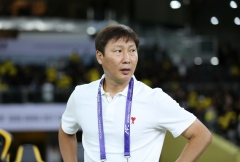 HLV Kim Sang Sik lập tức làm 1 điều với đối thủ của U23 Việt Nam ở tứ kết