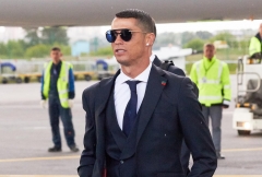 'Gã khổng lồ' đồng ý chiêu mộ, Ronaldo làm điều cực lạ trong sự nghiệp