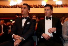 Messi và Ronaldo chuẩn bị cạnh tranh Quả bóng Vàng