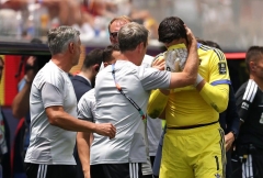 Thủ môn Courtois bật khóc, điều tồi tệ nhanh chóng đến với tuyển Bỉ