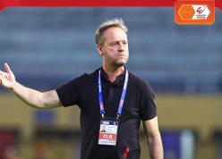 Thầy của Đình Bắc được vinh danh ở V-League