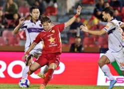 Việt kiều U23 Việt Nam chấn thương trong ngày V-League trở lại