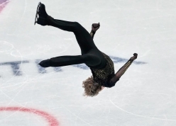 Cú nhảy lộn ngược bị cấm 50 năm xuất hiện tại Olympic mùa Đông khiến Djokovic sững sờ