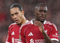 Đội trưởng Liverpool khuyên đồng đội từ chối Real Madrid