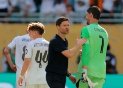 Thibaut Courtois nói thẳng về tin đồn Real Madrid 'phản thầy' Xabi Alonso