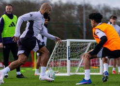 Sao MU trầm trồ trước 'thần đồng trăm năm có một' của CLB