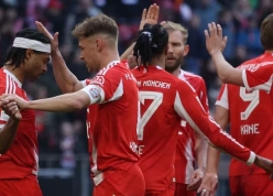 Thắng lợi hủy diệt, Bayern tiến gần ngôi vương