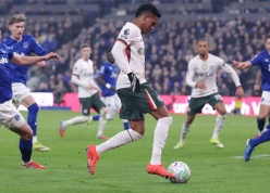 Chelsea thoát án trừ điểm, Premier League gây tranh cãi lớn