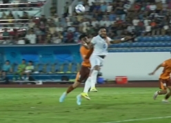 Bỏ qua lỗi với Xuân Son, trọng tài đối diện án kỷ luật