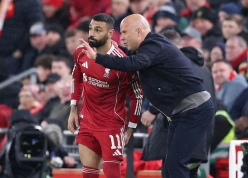 Ba quyết định tai hại của Arne Slot khiến Liverpool sụp đổ