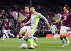 Thắng Burnley, Man City chính thức vươn lên đầu bảng Ngoại hạng Anh