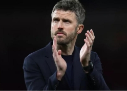 HLV Carrick thốt lên 1 điều khi sắp đưa MU tham dự C1