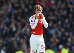 Thần đồng Arsenal phá kỷ lục Ngoại hạng Anh ở tuổi không tưởng