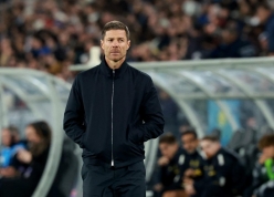 Xabi Alonso khiến CĐV Chelsea lo lắng trước đại chiến Arsenal