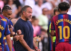 Hansi Flick ra yêu cầu đặc biệt dù Barca đang ghi bàn như máy