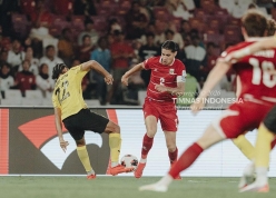 Đội trưởng Indonesia phản ứng khi CĐV đồng loạt gọi tên HLV Shin Tae-yong