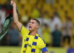 CHÍNH THỨC: Đại chiến của Ronaldo bị hoãn gần 5 tháng