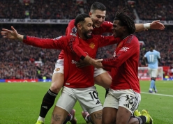 Hàng công thăng hoa, MU vùi dập Man City ở Old Trafford