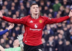 Đánh bại Everton, MU trở lại top 4 Ngoại hạng Anh