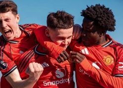 Rooney toả sáng, MU đánh bại West Ham vào chung kết Premier League