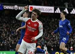 Thần đồng 16 tuổi rực sáng phút cuối, Arsenal hạ Everton nghẹt thở