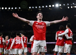 Arsenal đi vào lịch sử Champions League