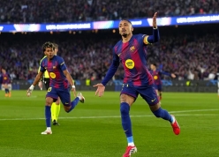 Hủy diệt Newcastle, Barca hiên ngang tiến vào tứ kết Champions League